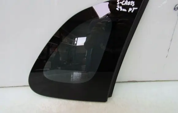 Suzuki SX4 S-Cross Rear side window