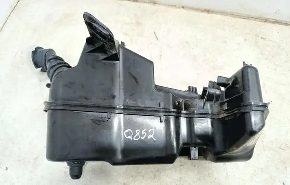 Windshield washer fluid reservoir/tank
