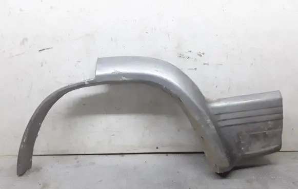 Mitsubishi Pajero Fender trim (molding)