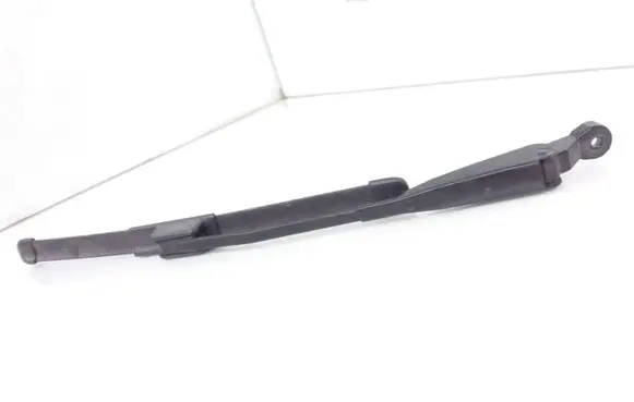Honda Civic X Rear wiper blade arm D9060