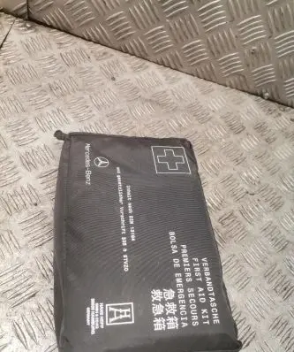 Mercedes-Benz CLA C117 X117 W117 First aid kit 