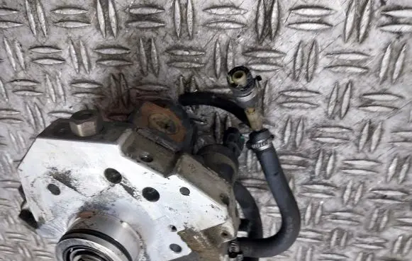 Volvo S60 Fuel injection high pressure pump
