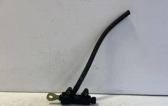 BMW X3 E83 Clutch master cylinder 6758822