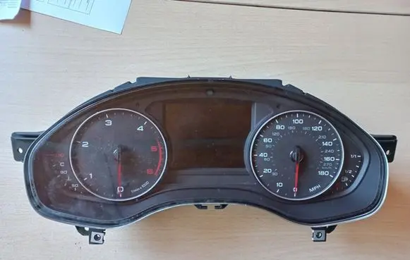 Audi A6 C7 Speedometer (instrument cluster) 4G8920950S