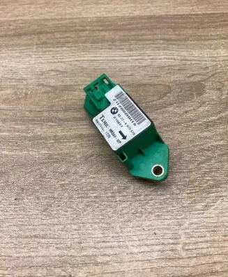 BMW 5 E39 Airbag deployment crash/impact sensor 6910678 USed
