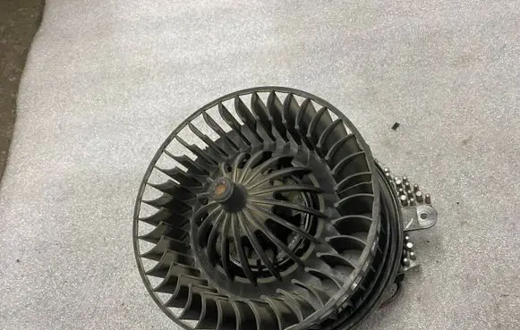 Mercedes-Benz S W220 Heater fan/blower 15637