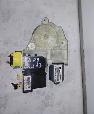 Citroen C4 I Picasso Front door window regulator motor 9681575880 964889100 980972101