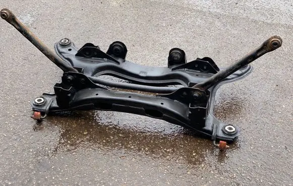 Land Rover Evoque I Rear subframe 