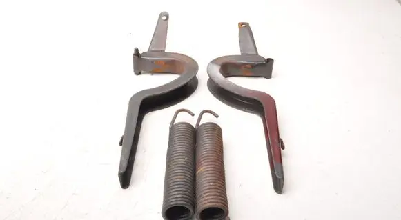 Mercedes-Benz W123 Tailgate hinge 