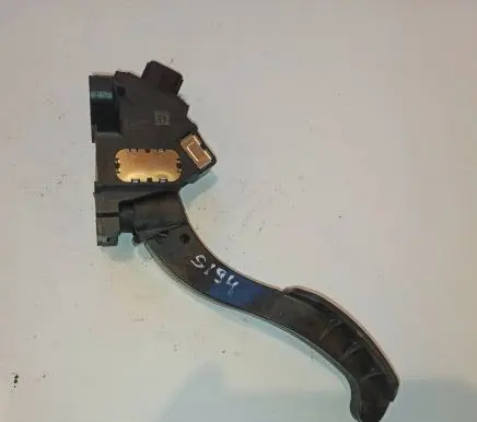 Toyota Sienna XL30 III Accelerator throttle pedal 7811008010