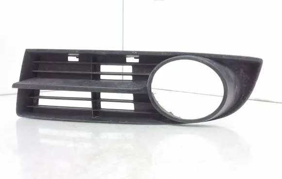 Volkswagen Touran I Front bumper lower grill 1T0853665A