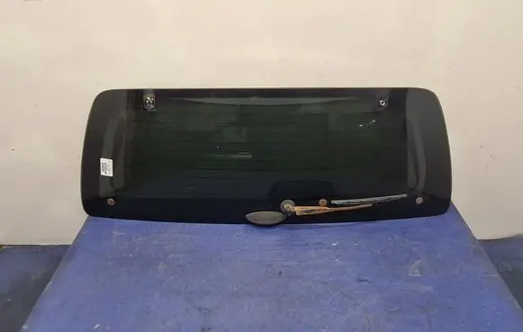 Ford Escape I Rear windscreen/windshield window 