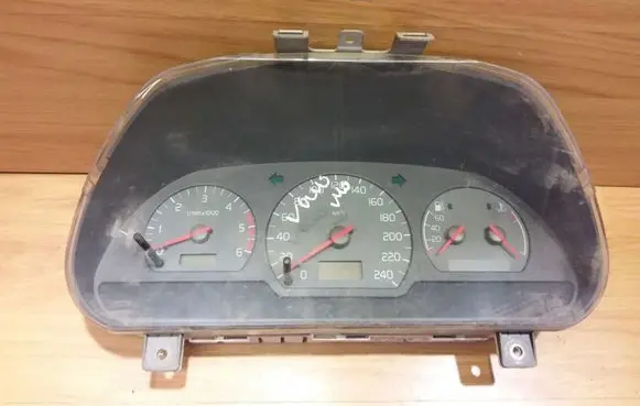Volvo S40, V40 Speedometer (instrument cluster) 30864182007