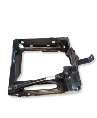 BMW X7 G07 Front bumper mounting bracket 7421884