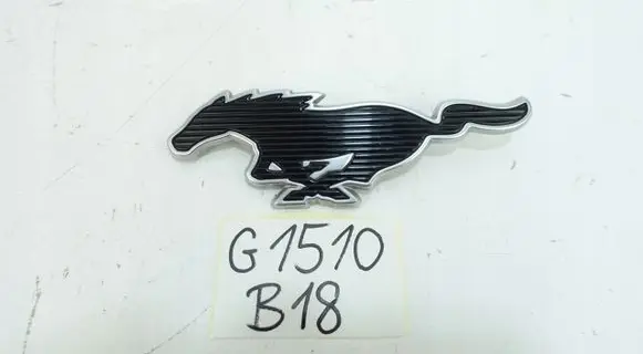 Ford Mustang V Manufacturers badge/model letters 