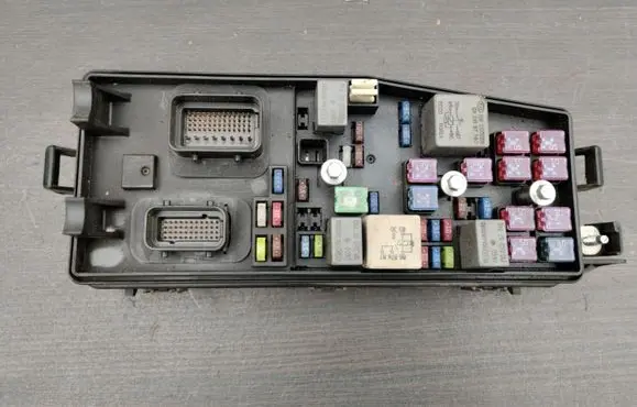 KIA Carnival Fuse module 919504D010 919504D0100I