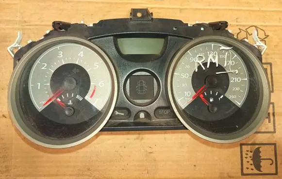 Renault Megane II Speedometer (instrument cluster) 8200408781