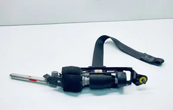 Volvo C30 Front seatbelt 30642223