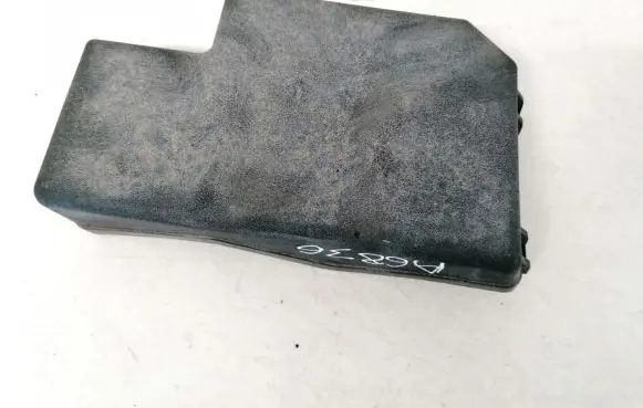 Toyota RAV 4 (XA30) Fuse box cover