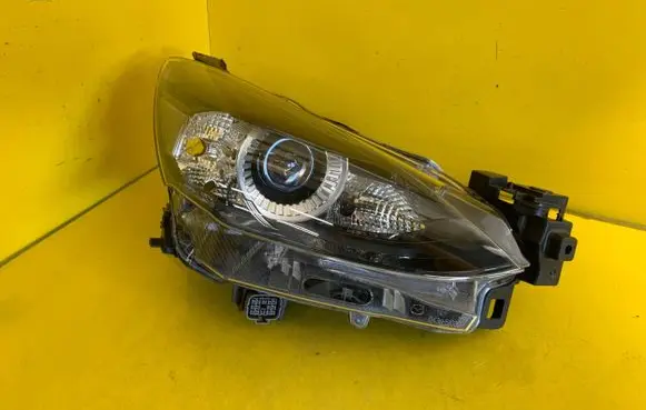 Mazda 2 Headlight/headlamp 123456