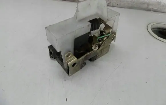 Renault Scenic I Front door lock 