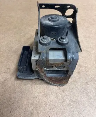 Volkswagen Golf IV ABS Pump 7M3907379B S0U0118B28 10094703093