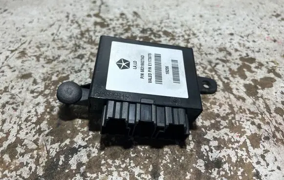 Dodge Challenger Parking PDC control unit/module 68316627AD 19206 E1173075