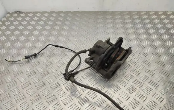 BMW 2 F45 Front brake caliper