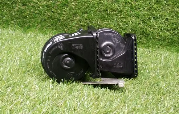 Opel Zafira C Horn signal 0055306 A046522