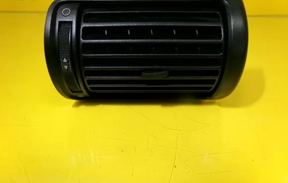 Audi A4 S4 B5 8D Dashboard side air vent grill/cover trim 8D1820902