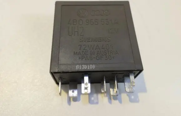 Audi A4 S4 B5 8D Window wiper interval relay 4B0955531A