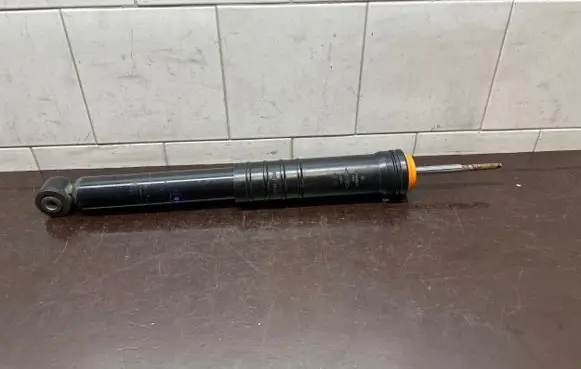 Renault Clio IV Rear shock absorber/damper 562103863R 8200510547