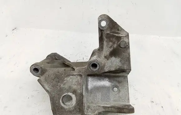 Volvo V70 Engine mounting bracket 6G926P096GA
