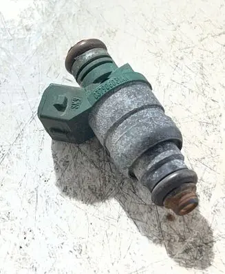 Seat Toledo II (1M) Fuel injector 037906031AA