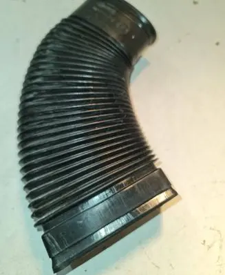 Volkswagen PASSAT B2 Air intake duct part 321819725