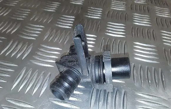 Opel Insignia A Breather valve 1041623s01 55568910