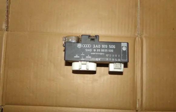 Volkswagen Sharan Coolant fan relay 3A0919506