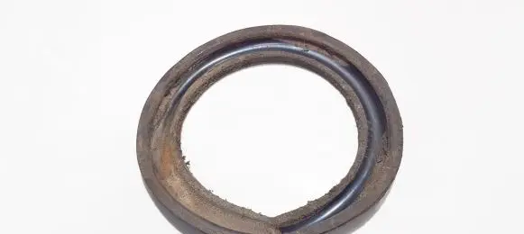 Toyota Corolla Verso AR10 Front coil spring rubber mount 