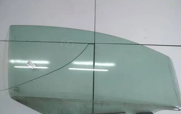 Toyota Yaris Front door window glass four-door AS2