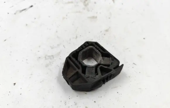 Volkswagen Jetta V Radiator mount bracket 1Z0121367B