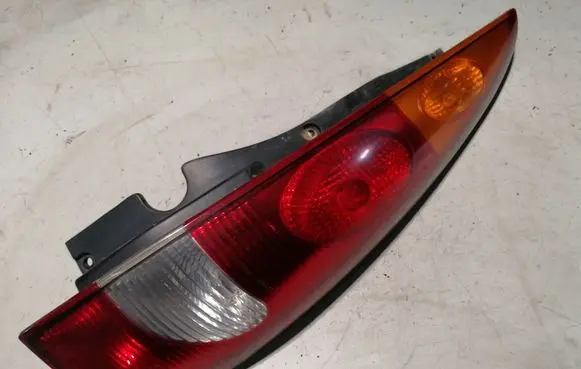 Nissan Almera Tino Rear/tail lights