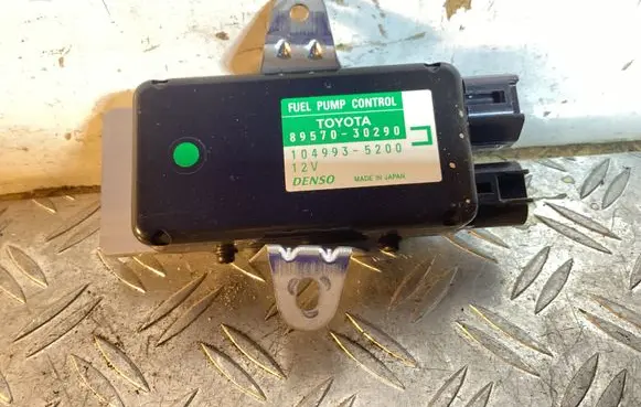 Lexus GS 300 350 430 450H Fuel injection pump control unit/module 8957030290 104993520
