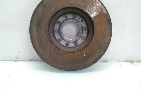Volkswagen Touran I Front brake disc