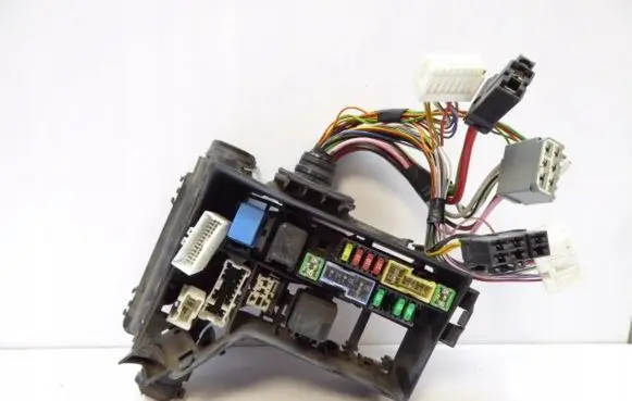 Nissan Qashqai Fuse box cover