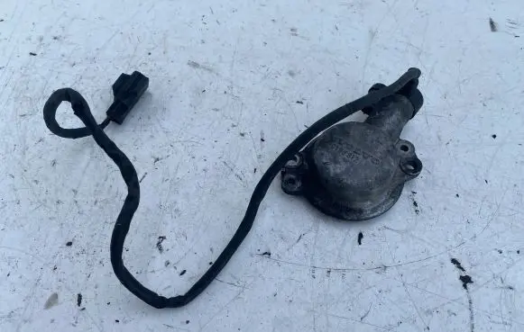 Volvo V70 Camshaft position sensor 9186812
