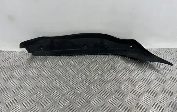 Mercedes-Benz C W205 Fender end trim A2058890125