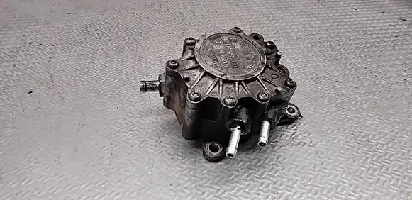 Volkswagen PASSAT B6 Vacuum pump 03G145209C 220607A