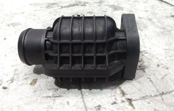Peugeot 5008 Turbo air intake inlet pipe/hose 9687261180