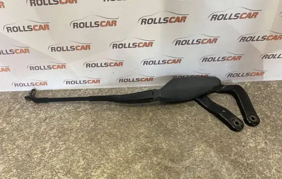 Mercedes-Benz E W211 Front wiper blade arm A2118200444