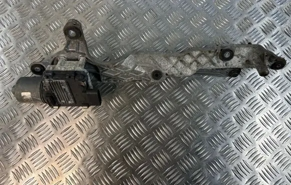Volkswagen Phaeton Front wiper linkage and motor